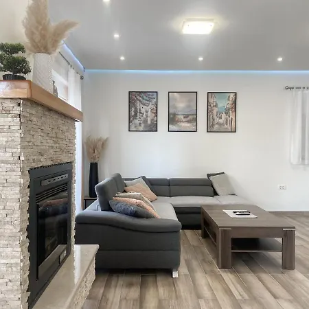 Apartment Apartments Vujcic Makarska